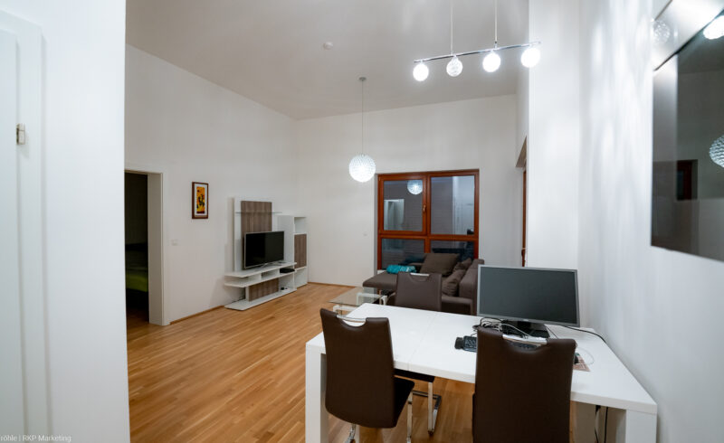 Wohn-Esszimmer einer 1-Zimmer-Wohnung in Hartberg
